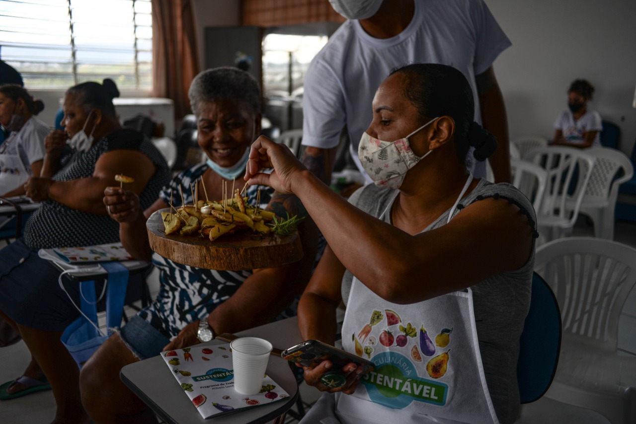 Programa oferece oficinas gratuitas de Culinária Sustentável para população de Manaus