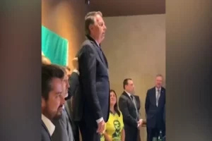 Vídeo: Bolsonaro faz campanha na Assembleia da ONU e volta a dizer que é 'imbrochável'