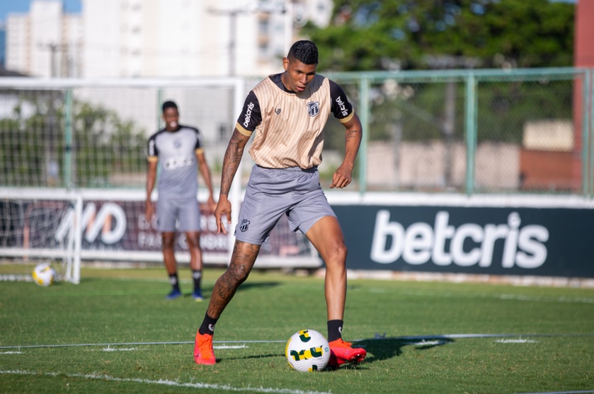 Ceará faz treino intenso em pleno Dia da Independência / Foto: Felipe Santos / Ceará SC