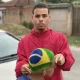 Barbeiro lança "Cabelo Patriota" e vídeo explode no TikTok