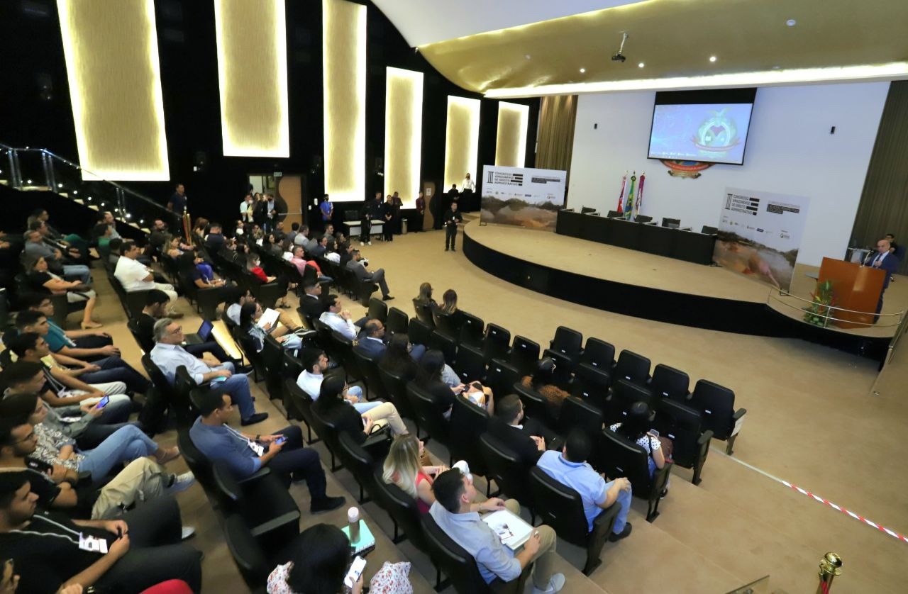 Presidente do TCE-AM palestra no 3º Congresso Amazonense de Direito Administrativo 