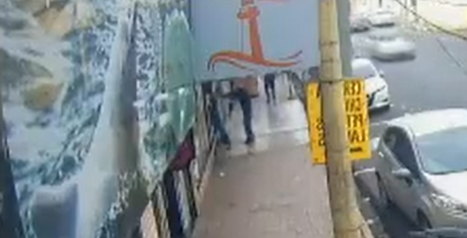 Vídeo mostra momento da execução em barbearia no centro de Manaus