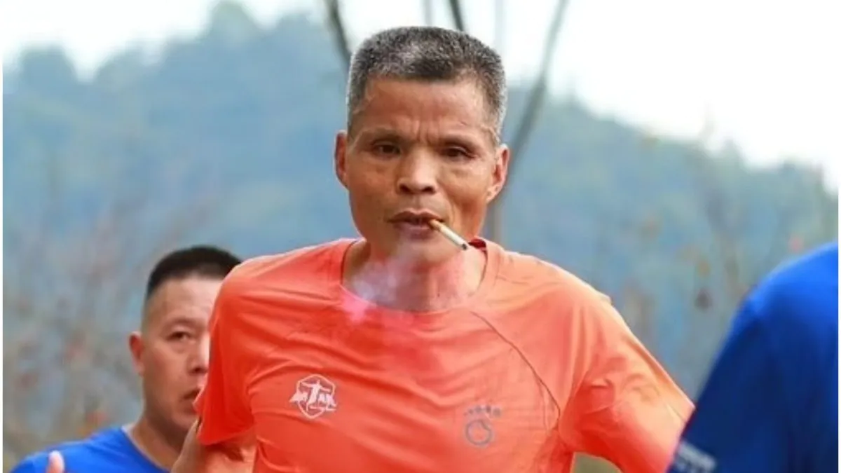 Atleta Chinês fumando / Foto : Divulgação