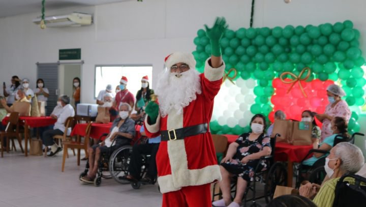 ‘Natal do Amor’ movimenta e anima os idosos residentes na Fundação Doutor Thomas / Foto – Divulgação / FDT