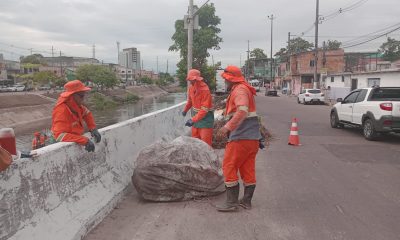 Igarapé do Mestre Chico recebe ação de limpeza da prefeitura