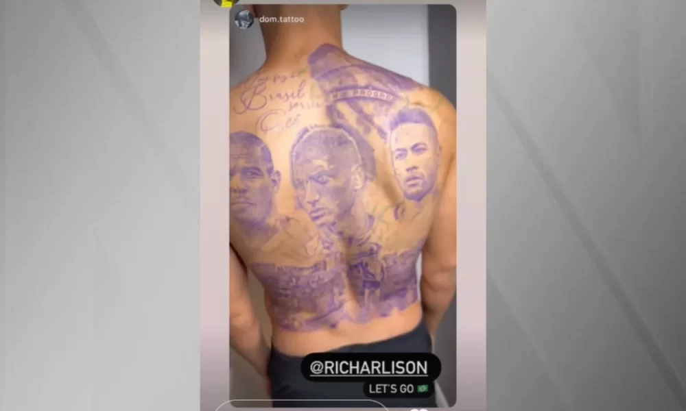 Richarlison faz tatuagens com rostos de 3 jogadores entre eles está Neymar