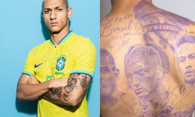 Richarlison completou a tatuagem das costas com homenagem à Pelé