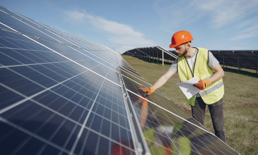 Mais de 90 usinas de geração fotovoltaica deverão entrar em operação em 2023
