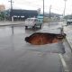 Chuva forte em Manaus abre cratera na Avenida Rodrigo Otávio!