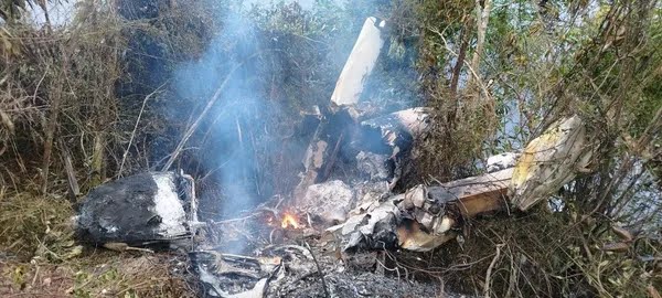 Avião pequeno cai em Novo Aripuanã e piloto ficou com 80% do corpo queimado!