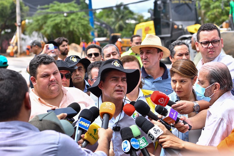 Prefeito David Almeida entrega recuperação de trecho da avenida Djalma Batista em tempo recorde