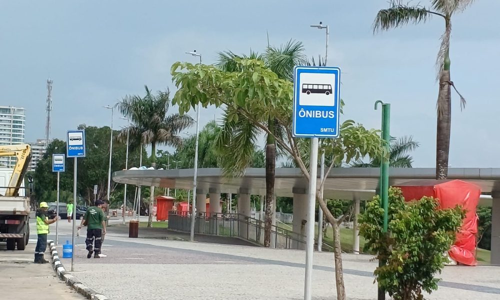 Placas roubadas na Ponta Negra são repostas pela Prefeitura de Manaus / Foto – Divulgação / IMMU