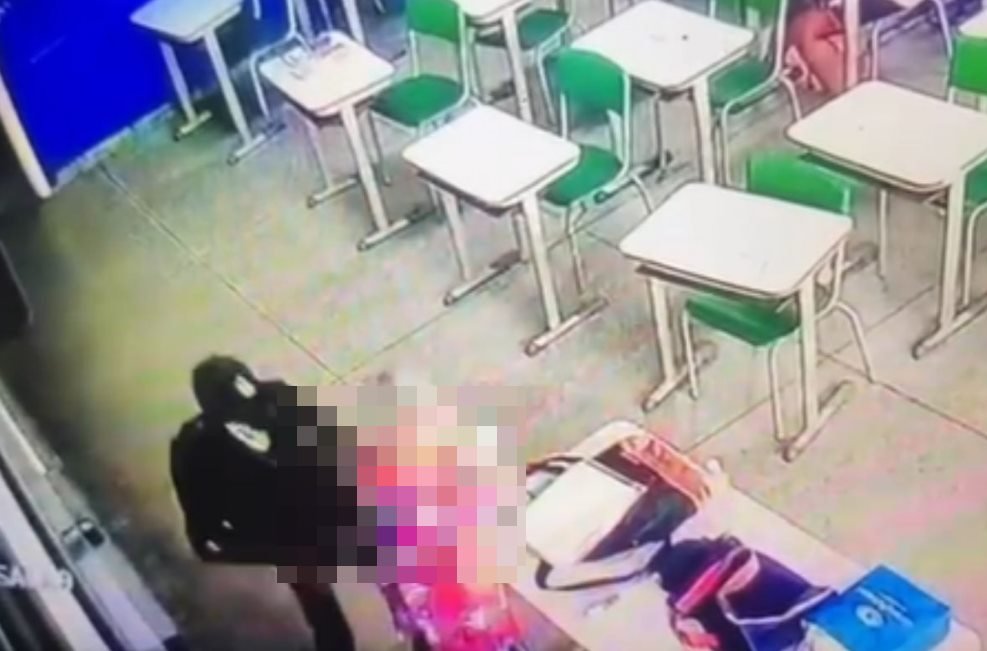 Vídeo: Aluno invade escola, mata professora e deixa 4 feridos
