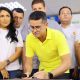 Prefeito David Almeida sanciona lei que proíbe a instalação de medidores aéreos em Manaus