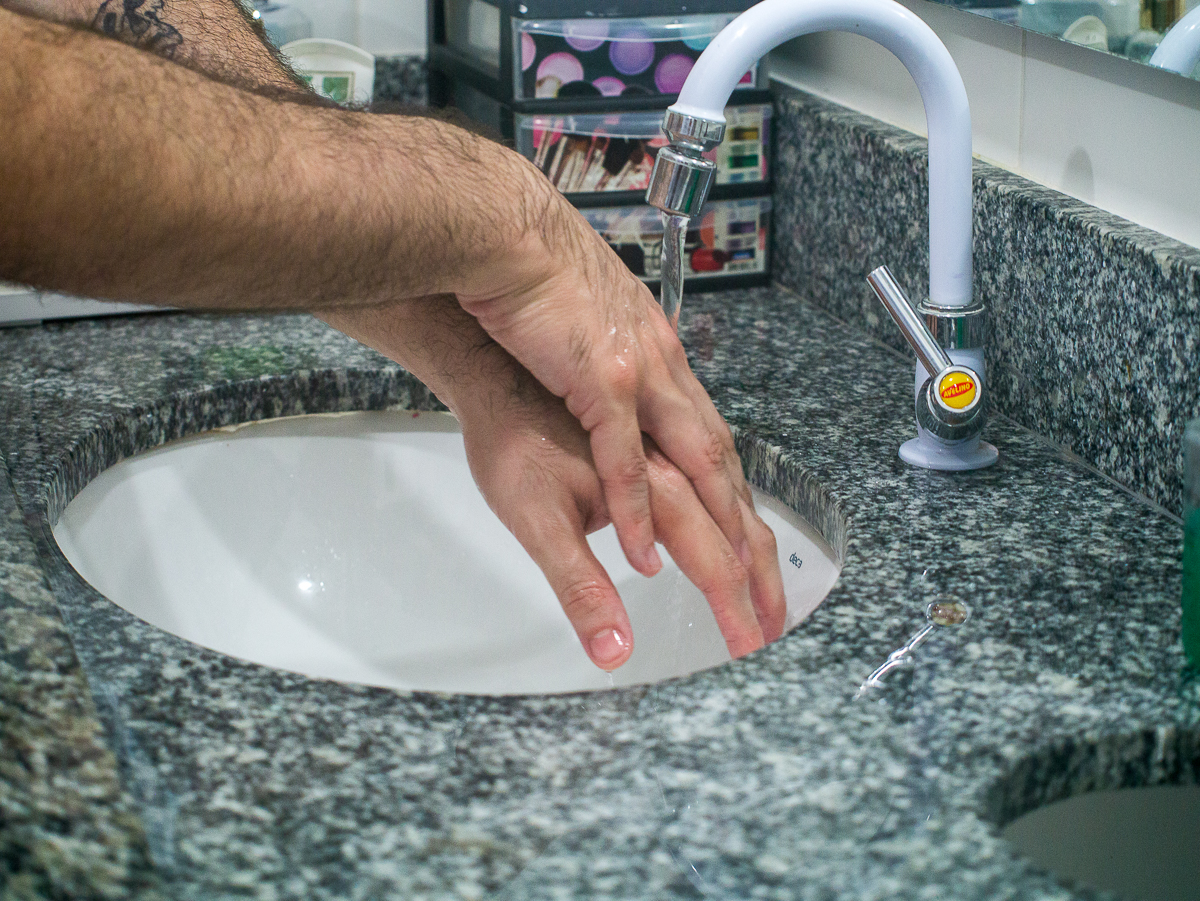 Prefeitura de Manaus promove ação de sensibilização sobre lavagem das mãos / Foto: Alex Otani/Semsa