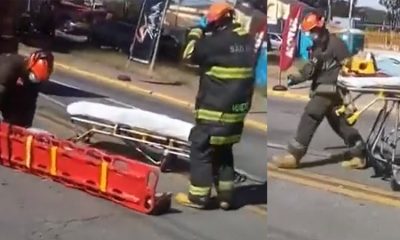 Vídeo: Bombeiros deixam vítima de acidente cair da maca de cara no asfalto durante resgate