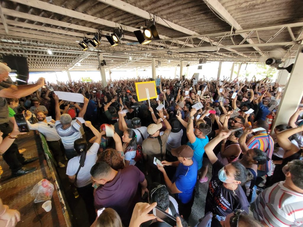 Professores recusam reajuste de 14% e mantêm greve na Educação em Manaus!