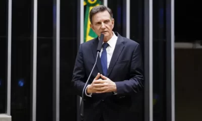 Justiça eleitoral cassa o mandato do deputado Marcelo Crivella, aplica multa e o torna inelegível