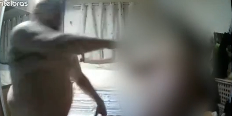 Vídeo +18: Homem espanca e ameaça esposa com faca na frente do filho de 5 anos em Manaus