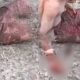Vídeo +18 : Homem é condenado por Tribunal do Crime e criminosos usam boca de lobo para arrancar os dedos dele!