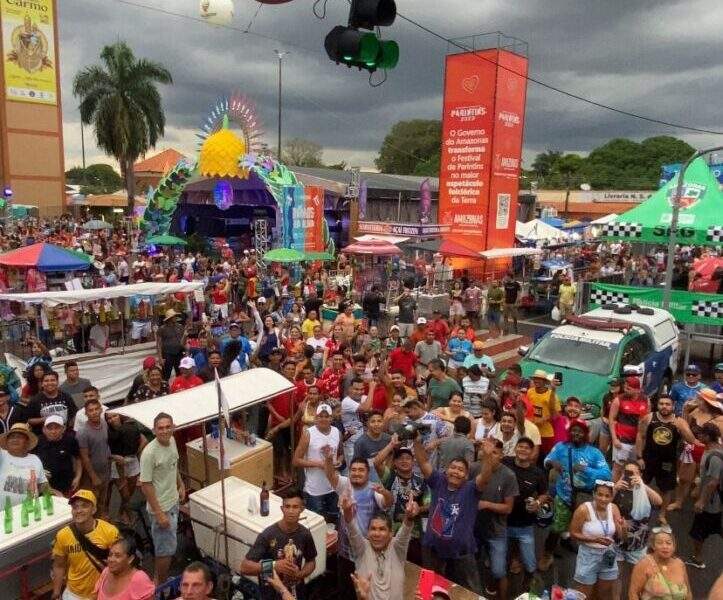 Ao som de David Assayag, Trio Panavueiro arrasta público pelas ruas de Parintins / Foto : Divulgação/ Secretaria de Estado de Cultura e Economia Criativa
