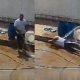 Vídeo : Homem joga água na tomada sem querer, pega descarga elétrica e morre enquanto lavava a calçada!