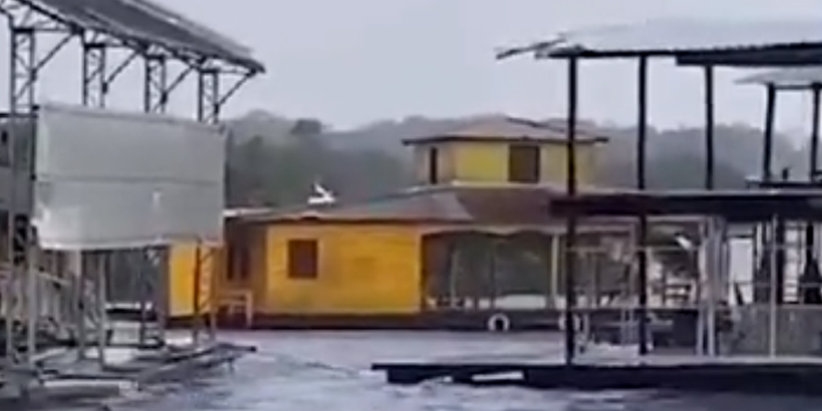 Vídeo : Temporal da última quarta (2) arrastou famoso flutuante do Tarumã em Manaus!