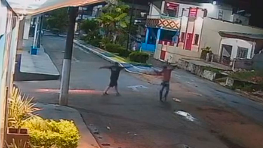 Vídeo +18 : Câmera flagra amigo matando amigo em Coari