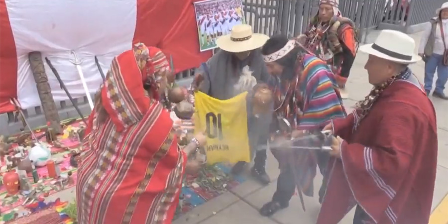Vídeo mostra 10 xamãs peruanos fazendo ritual para neutralizar Neymar e o Brasil antes da partida!