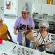 Prefeitura de Manaus promove oficina de trufas de chocolate a mulheres atendidas em casa de acolhimento / Foto - Diego Lima / Semasc