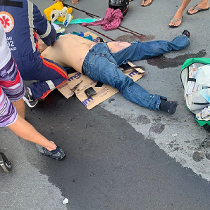 Motociclista fica em estado grave após violento acidente na AM-010. Cenas fortes / Foto : Divulgação