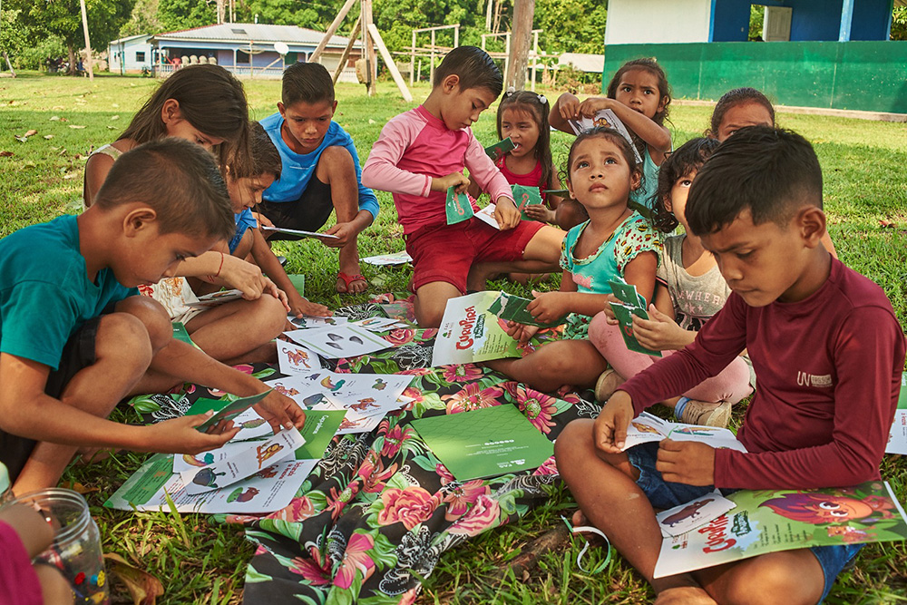 Brincando na Floresta: projeto leva Educação Ambiental para crianças e jovens ribeirinhos da Amazônia / Foto : Rodolfo Pongelupe