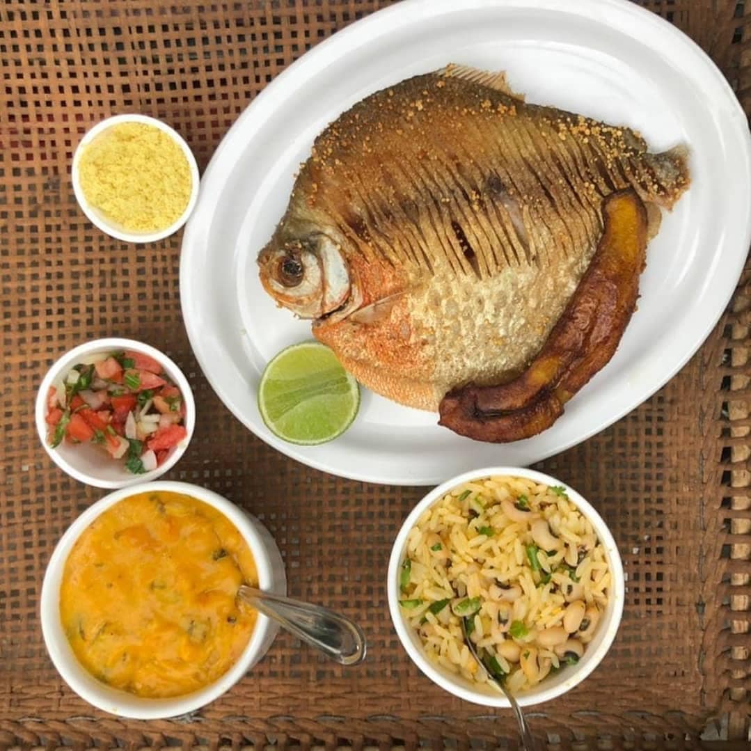 Pacu frito com vinagrete, baião de dois e vatapá amazonense / Foto : Divulgação