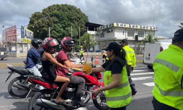 #paratodosverem – Agentes do IMMU realizam campanha educativa em via da cidade / Foto – Divulgação / IMMU