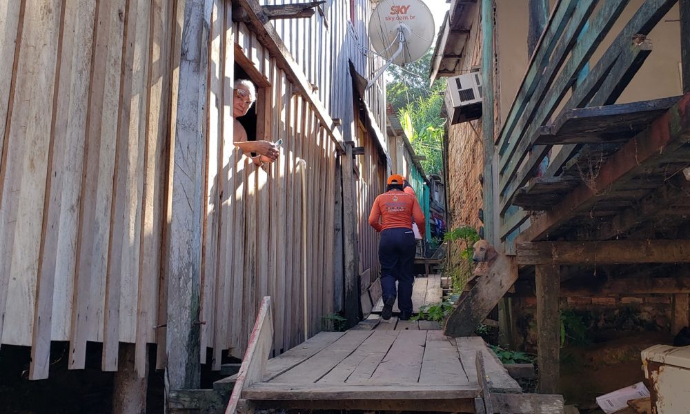 Limpa y Limpa : Prefeitura de Manaus retira mais de 5 TONELADAS DE LIXO em comunidade na zona Oeste / Foto – Divulgação / Semulsp