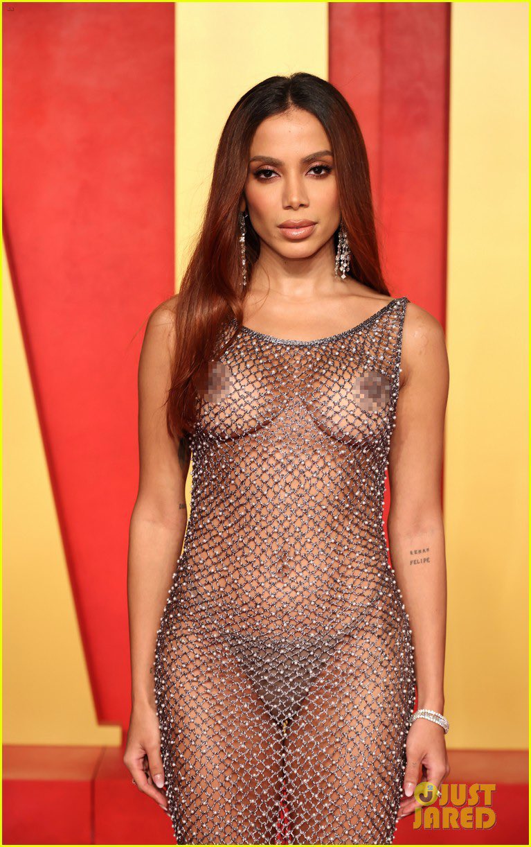 Anitta vai com look transparente pra festa da revista Vanity Fair e divide opiniões