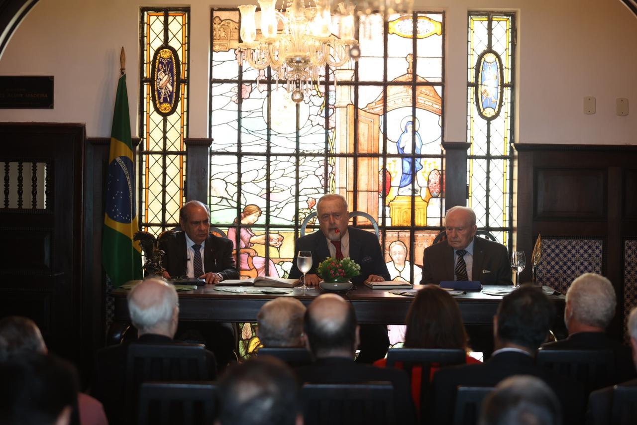 Toma posse no PEN Clube do Brasil o Presidente da CNC, Roberto Tadros! / Foto : Divulgação CNC Brasil