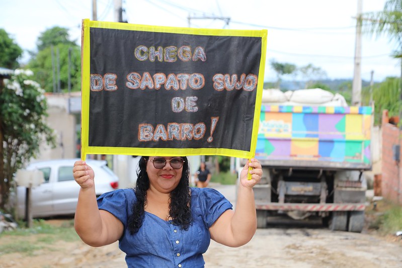 Prefeitura de Manaus inicia o asfaltamento das ruas na comunidade Coliseu 3, na zona Leste/ Foto - Márcio Melo / Seminf