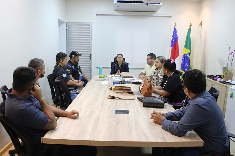 Prefeitura entrega aparelhos celulares doados pela Receita Federal a Conselheiros tutelares / Fotos - Diego Lima/Semasc 