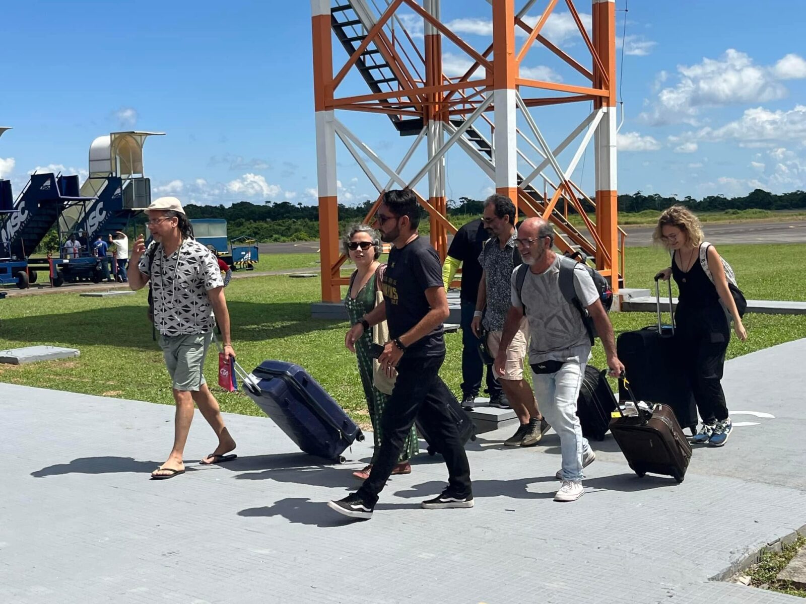 Jurados do 57º Festival Folclórico de Parintins chegando em Parintins / Foto Michel Amazonas