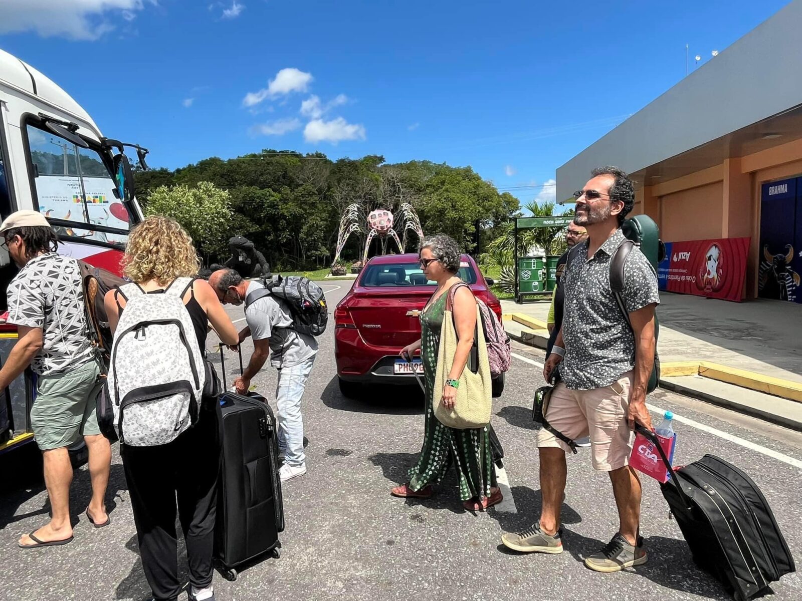 Jurados do 57º Festival Folclórico de Parintins chegando em Parintins / Foto Michel Amazonas