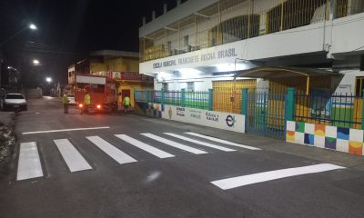 Prefeitura de Manaus revitaliza e instala faixas de pedestres para melhorar segurança viária em frente às escolas / Foto - Divulgação/IMMU