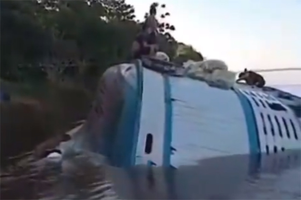 Vídeo : Barco que saiu de Borba naufraga perto de Manaus!