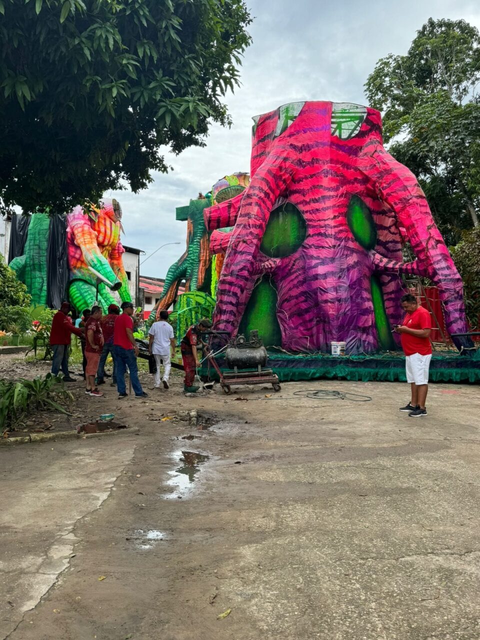 Primeiros módulos alegóricos do Boi Garantido partem para área de Concentração do Bumbódromo / Foto : Divulgação