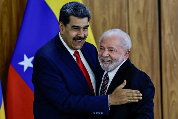 Presidente Luiz Inácio Lula da Silva ao lado do presidente da Venezuela, Nicolás Maduro, em Brasília 29/05/2023 REUTERS/Ueslei Marcelino