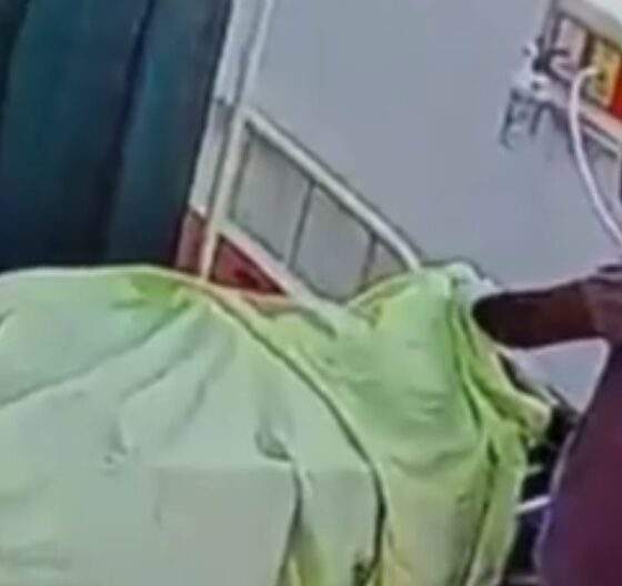 Enfermeiro é flagrado furtando brincos de ouro de paciente que acabara de morrer; Vídeo revolta internautas!