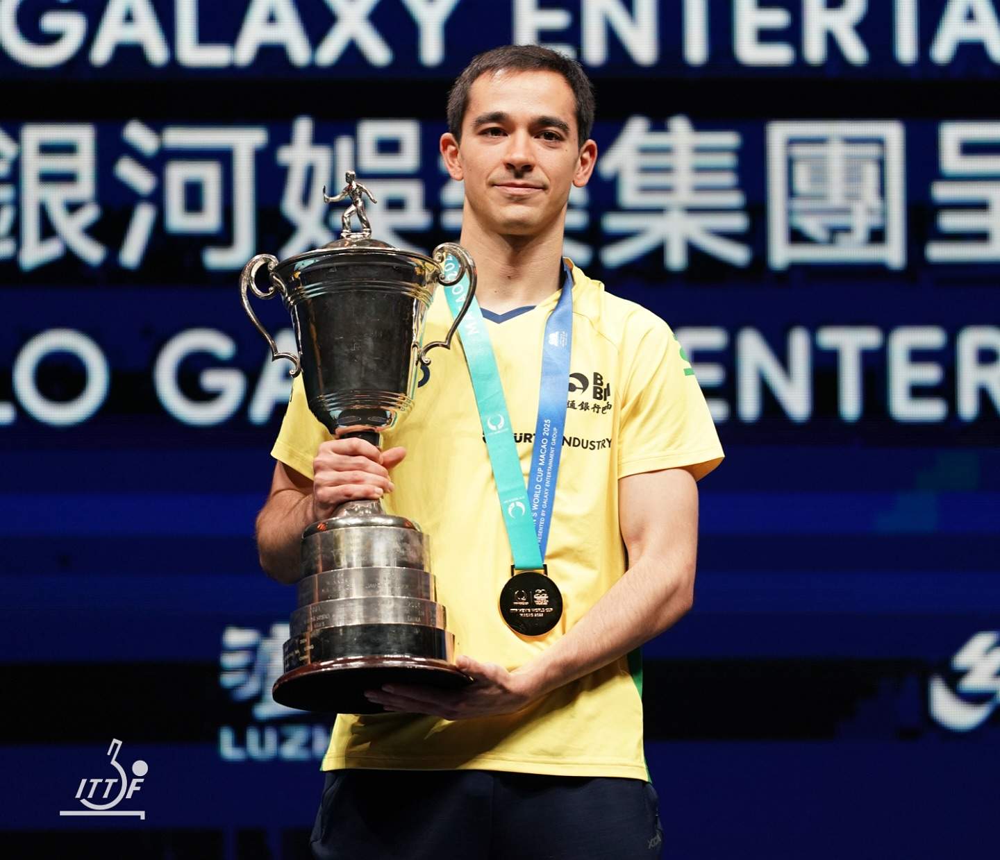 Hugo Calderano faz história e vence Copa do Mundo de Tênis de Mesa.