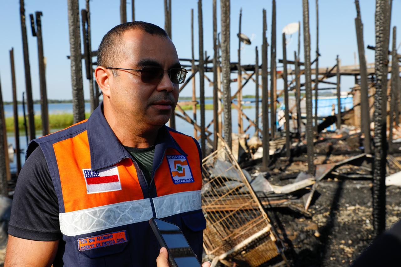 Nhamundá : Governo do Amazonas presta assistência às famílias atingidas por incêndio / Foto : Mauro Neto/Secom