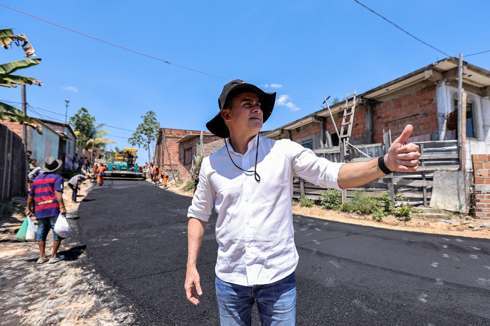 Pref. David Almeida vistoria recapeamento de ruas em bairros da zona Norte de Manaus / Foto : Divulgação