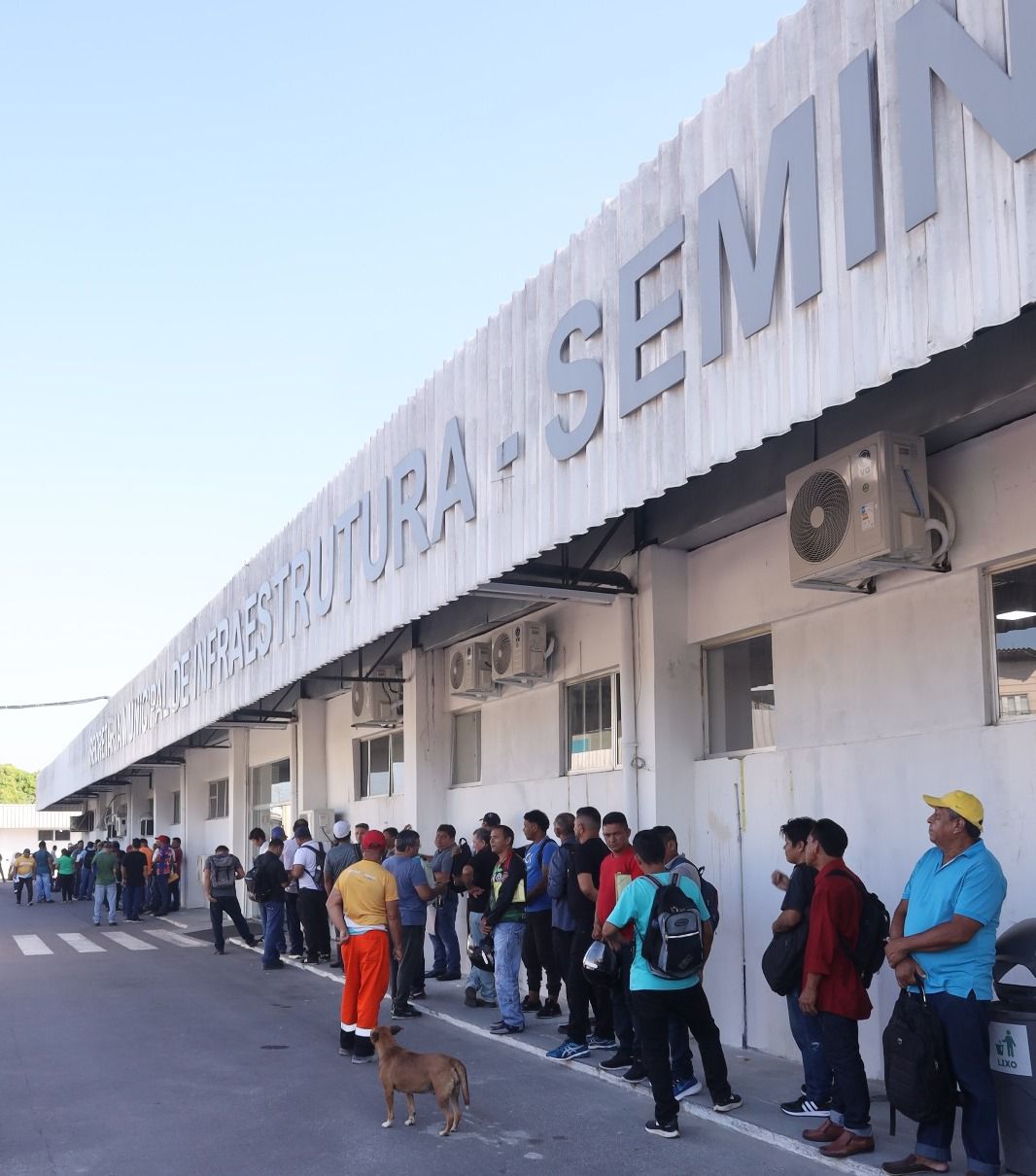 Processo Seletivo Simplificado da Prefeitura de Manaus para contratação de serventes e pedreiros da Seminf / Foto : Divulgação